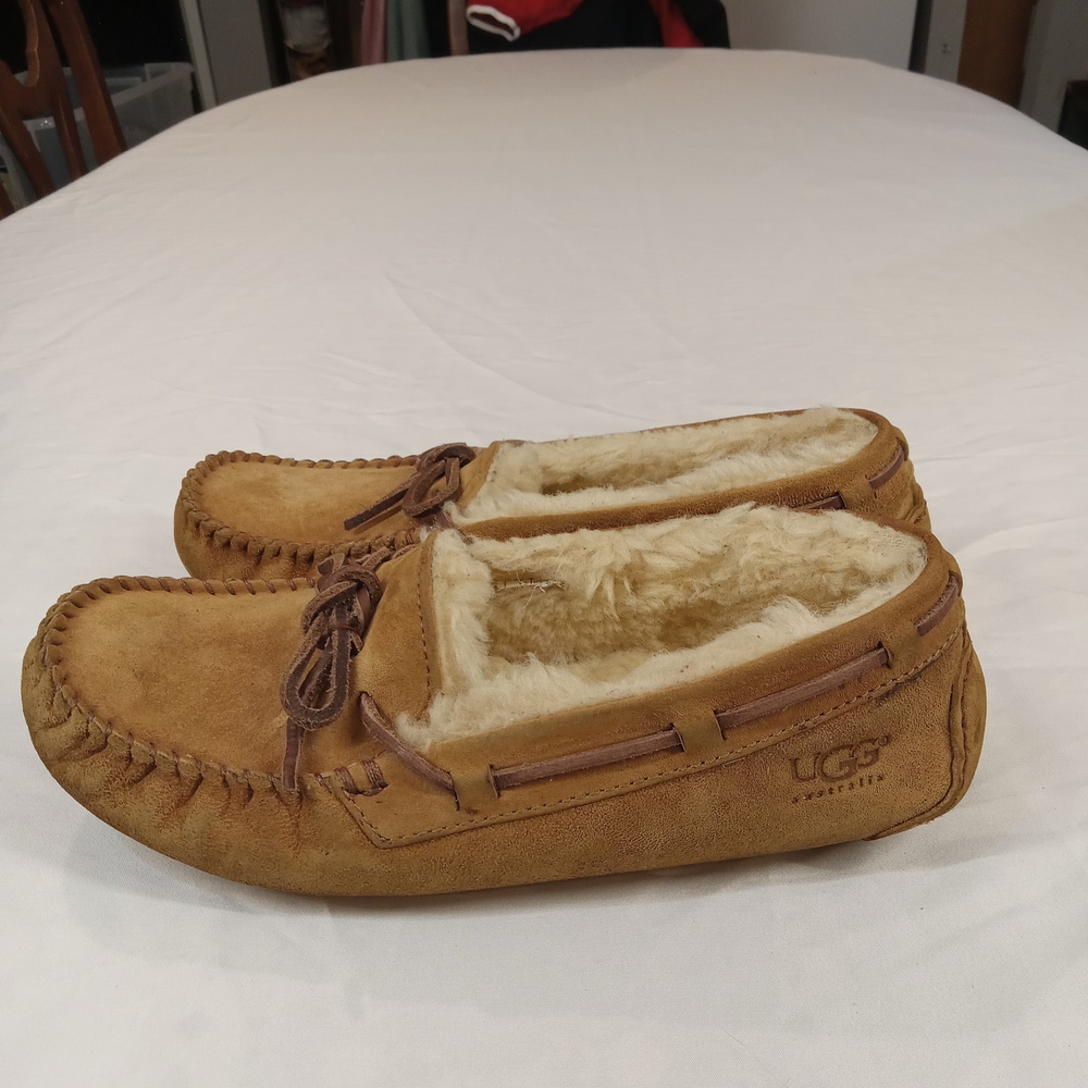 UGG Australia Women Dakota Moccasin Chestnut Slipper US Size 7 Loafer - Picture 3 of 11